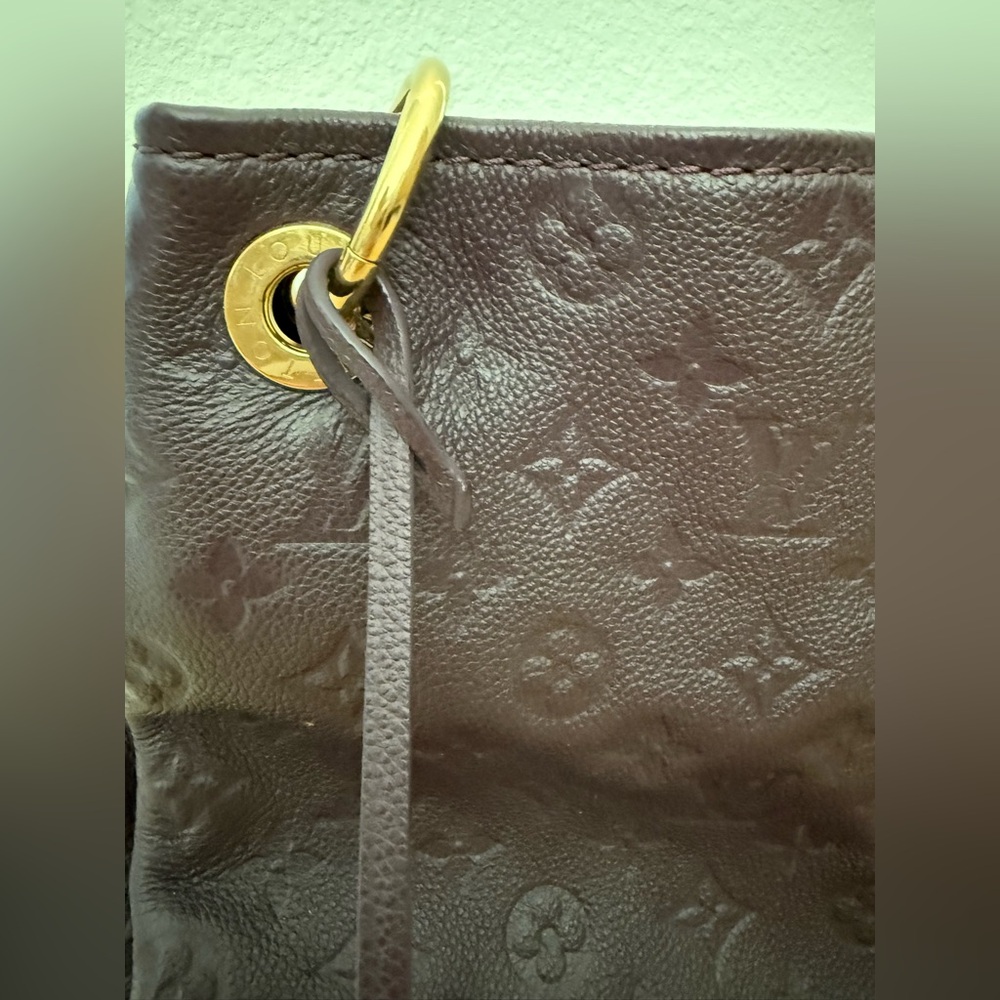Louis Vuitton Artsy Hobo Shoulder Bag - Picture 3 of 12